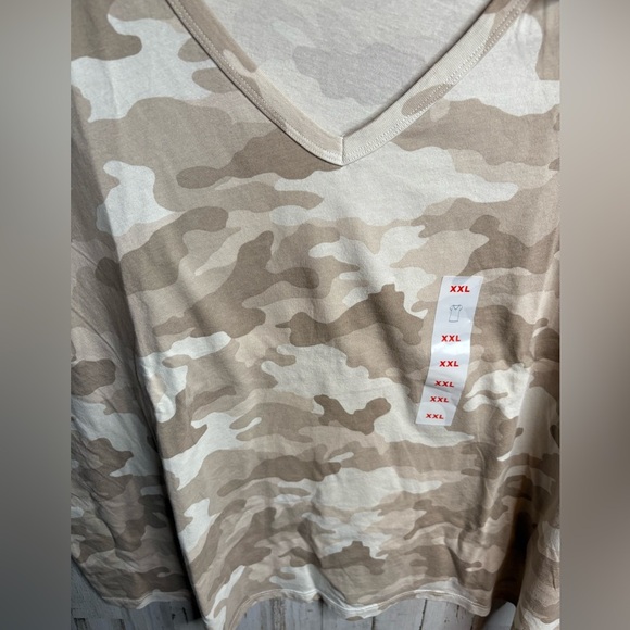 Old Navy Camouflage V-Neck T-Shirt OLD NAVY NWT Size XXL Camo 100% Cotton - Picture 4 of 12